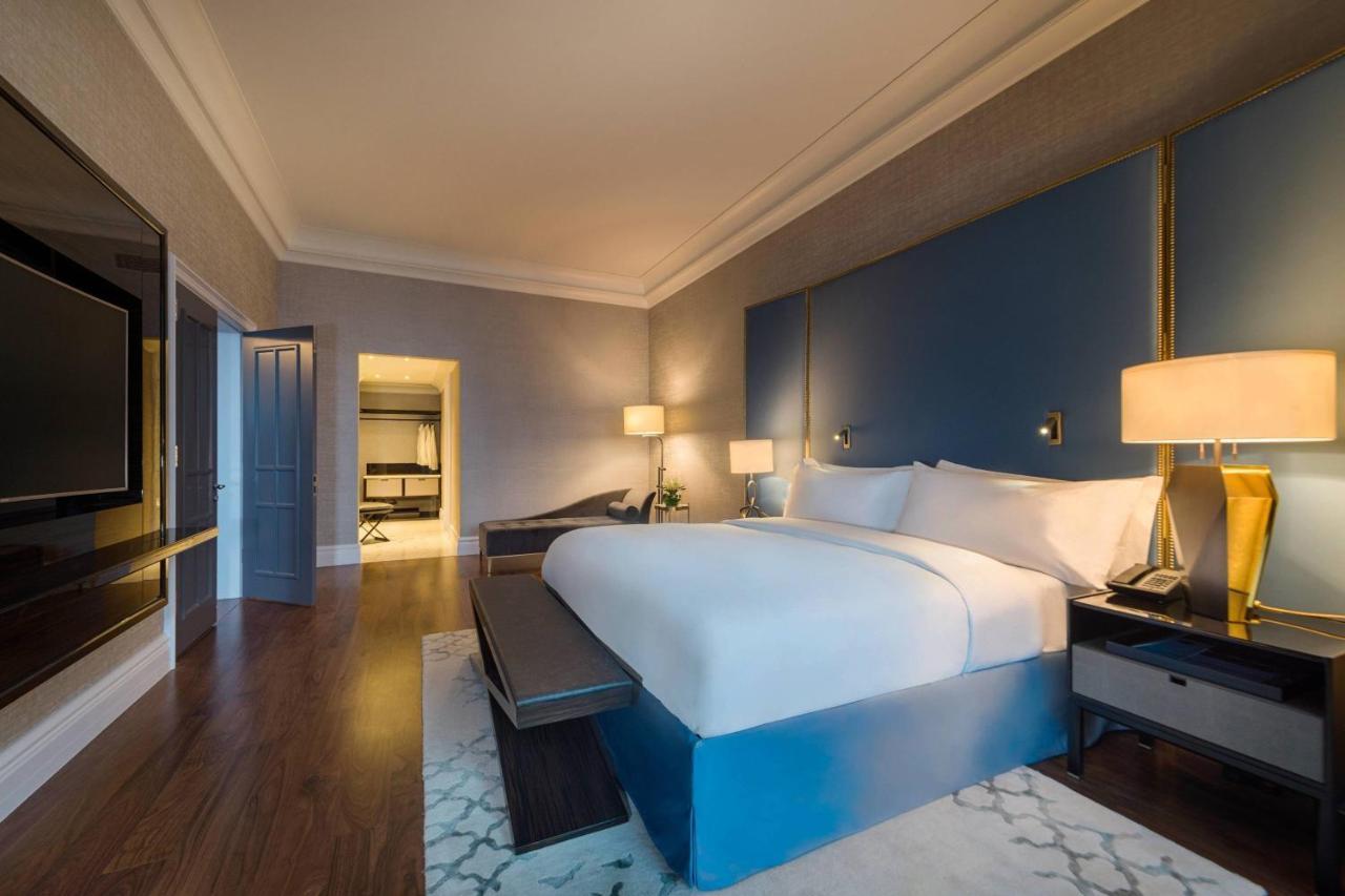 Executive Suite,1706790745:JPEG