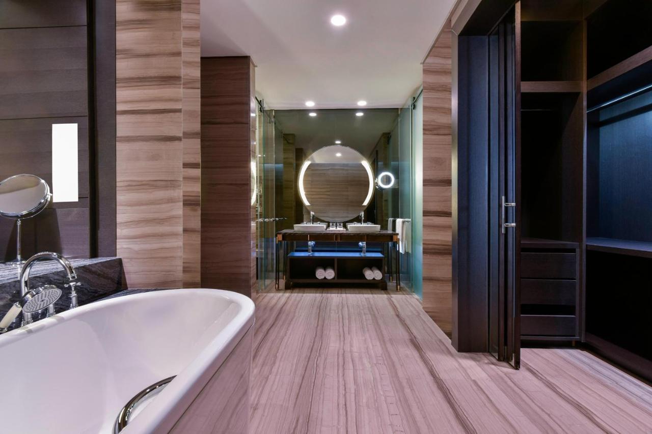 Family Suite with access to Executive Club Lounge,1659492888:JPEG