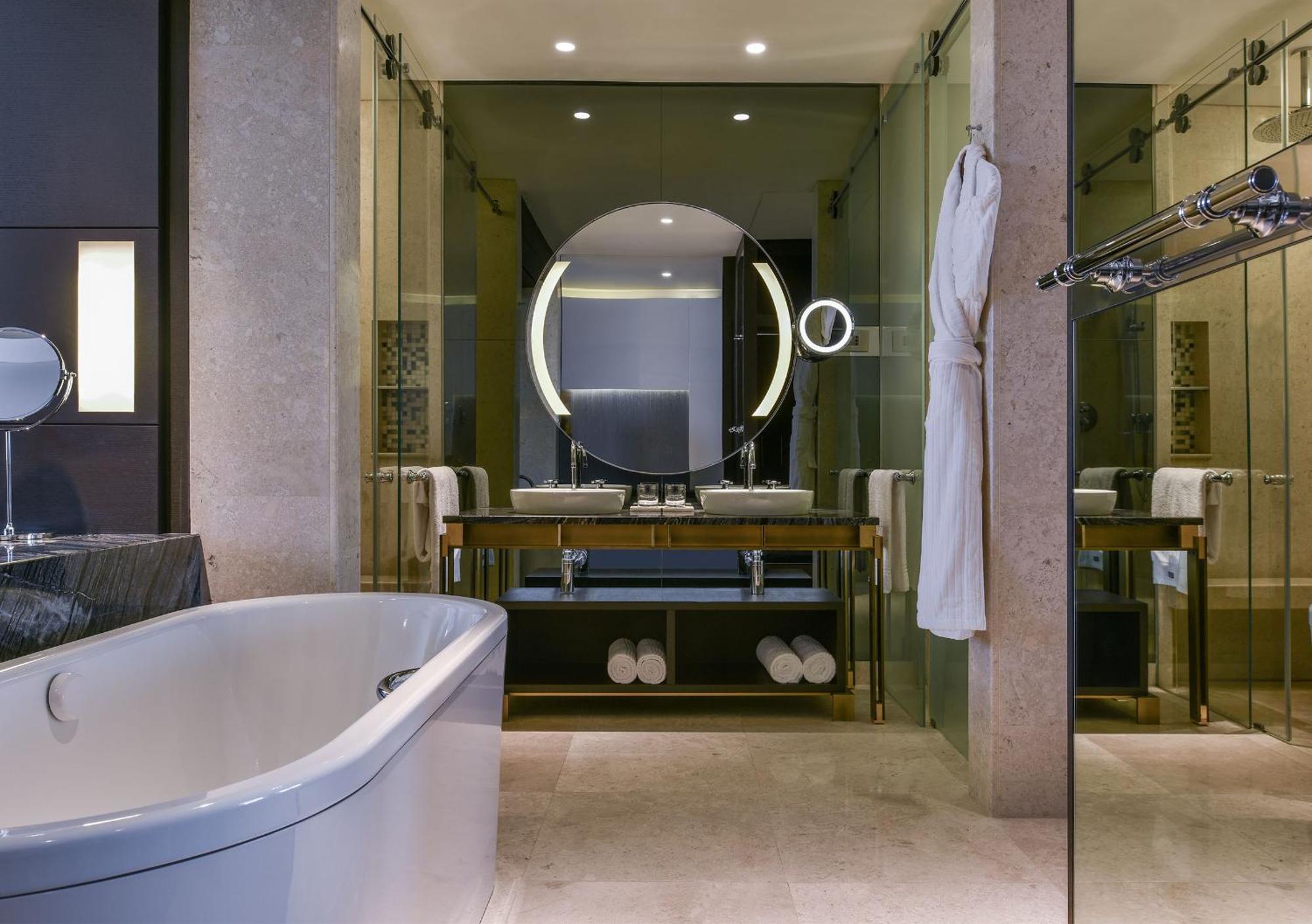 Executive Room Pool View Twin Bed with access to Executive Club Lounge,1672603897:JPEG
