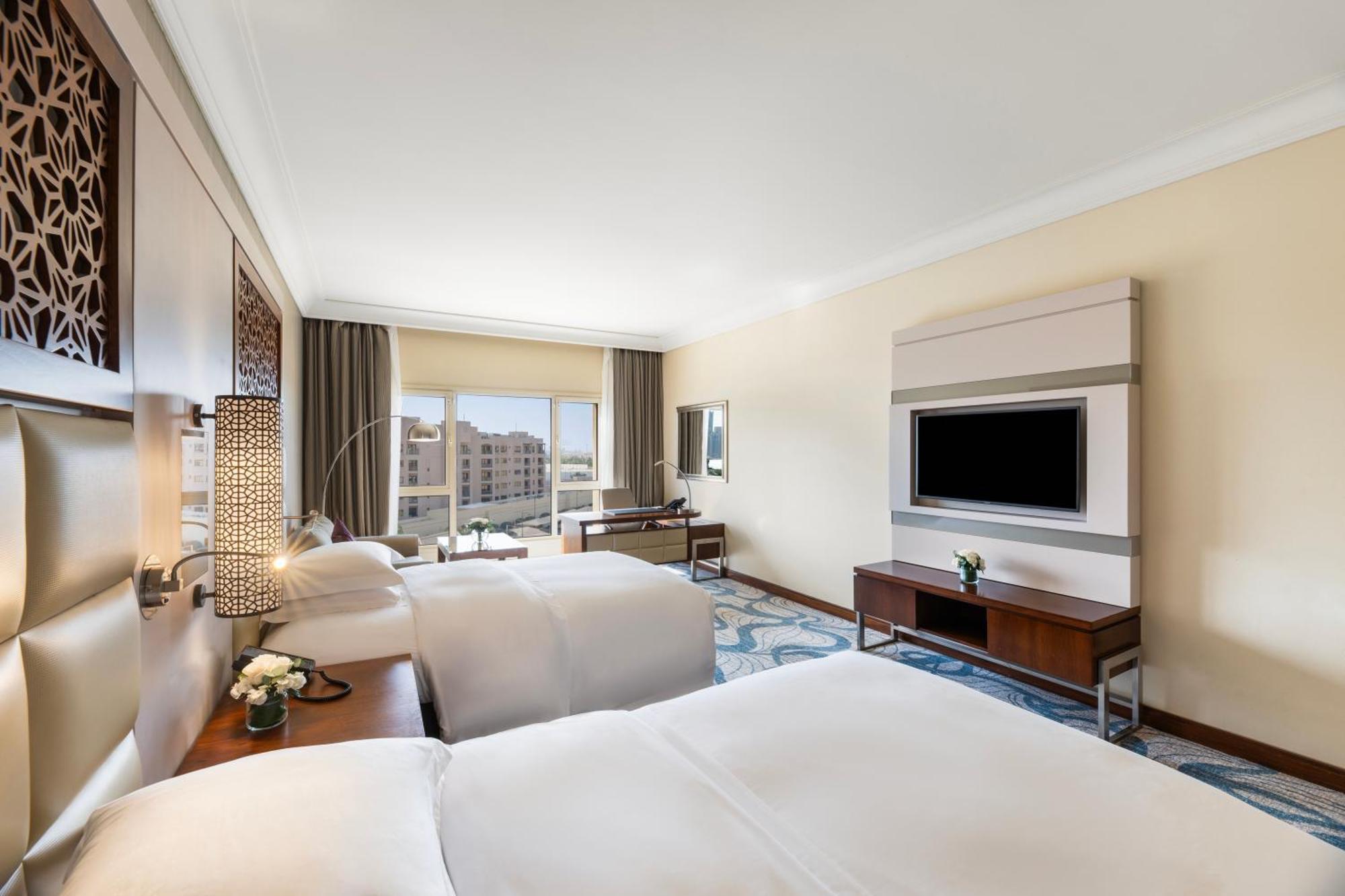 Classic Twin Room City View